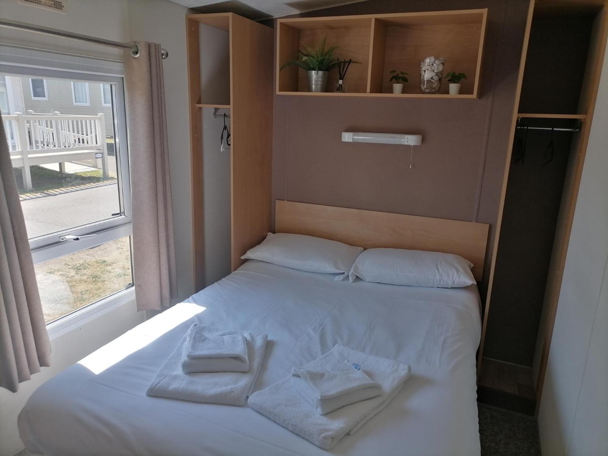 Sea Haven - 4 Bedroom Static Near The Beach Димчерч Екстер'єр фото